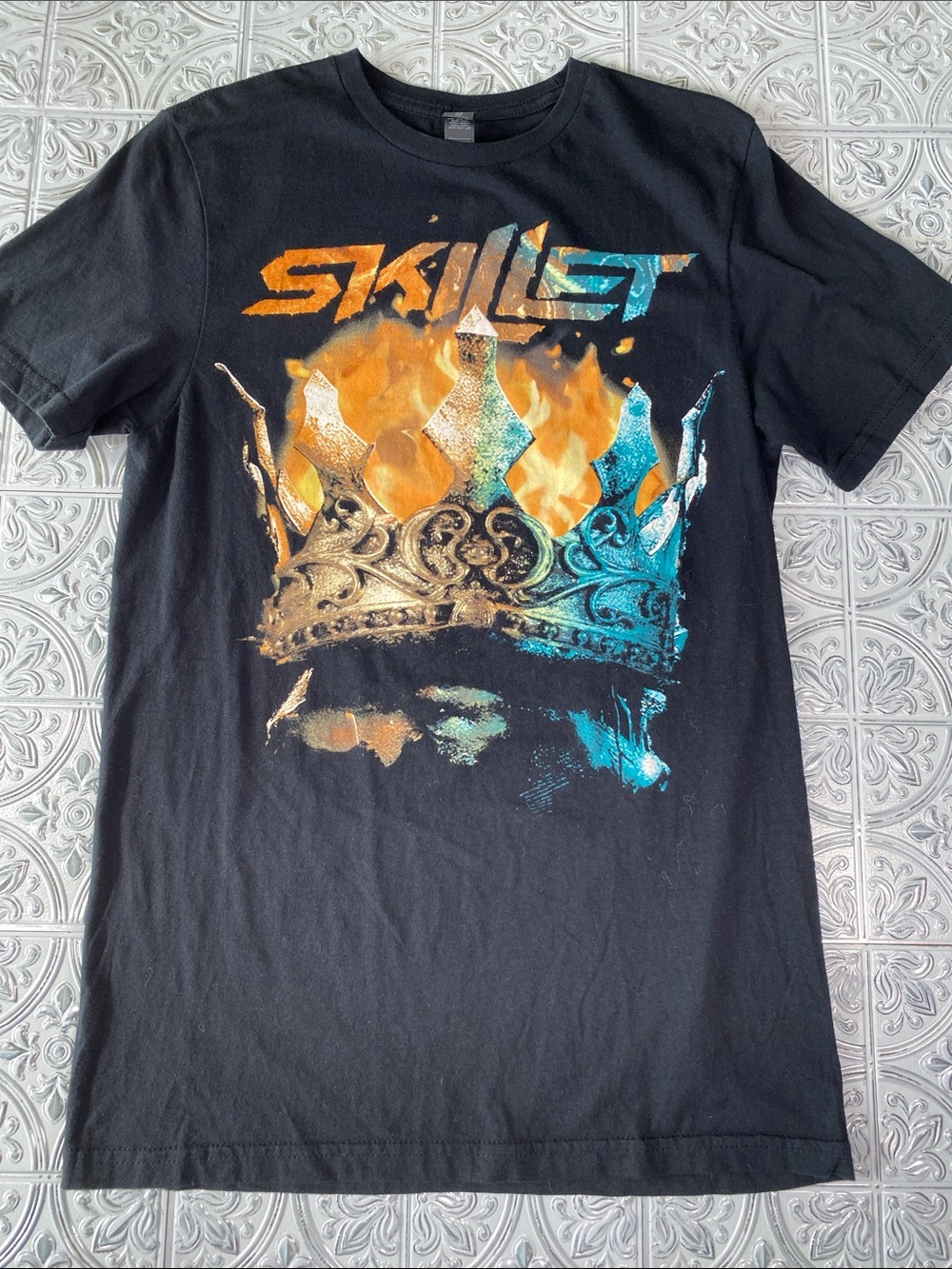 Skillet Band T Shirt Mens Small S Black Crown Flames Christian Rock Gildan